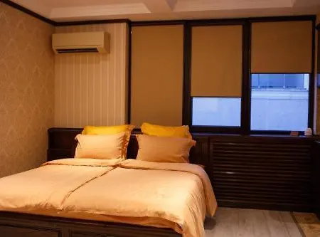 Luxury Solid Mamaia